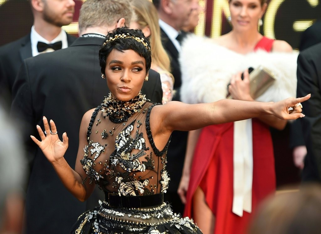 Janelle Monae jewelry Oscars 2017