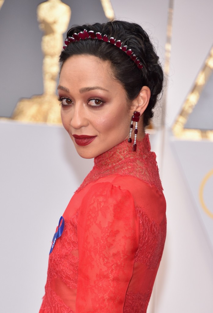 Ruth Negga headpiece Oscars 2017